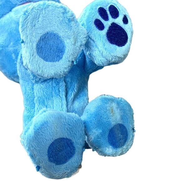 Blue's Clue's ,Dancing Blue, Noise and Singing, Animated, Ears Move Also - Picture 5 of 6
